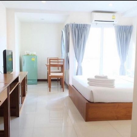 Oyo 1097 Thep Apartment Pattaya Eksteriør bilde