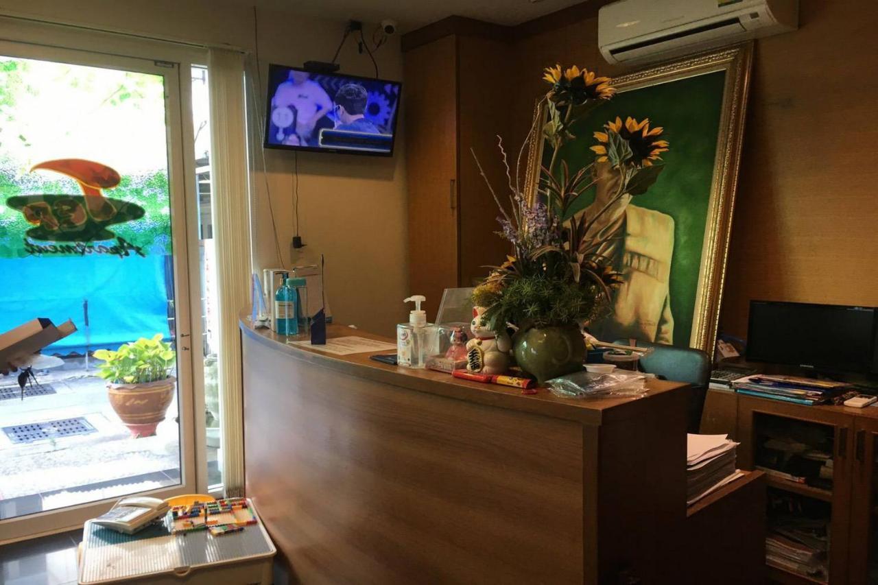 Oyo 1097 Thep Apartment Pattaya Eksteriør bilde