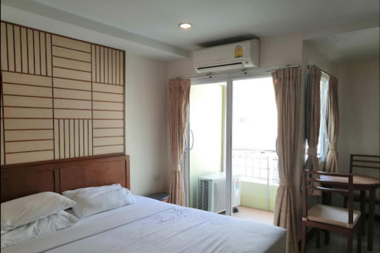 Oyo 1097 Thep Apartment Pattaya Eksteriør bilde