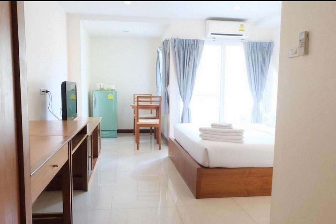 Oyo 1097 Thep Apartment Pattaya Eksteriør bilde