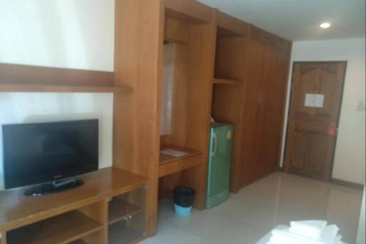 Oyo 1097 Thep Apartment Pattaya Eksteriør bilde